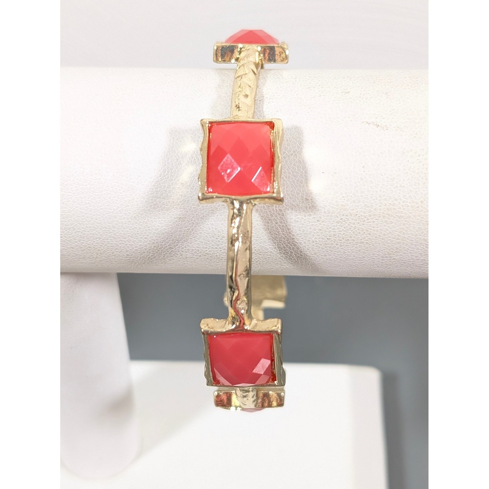 Gold Tone Hammered Bangle Bracelet Pink Red Faceted Cabochons 8"
